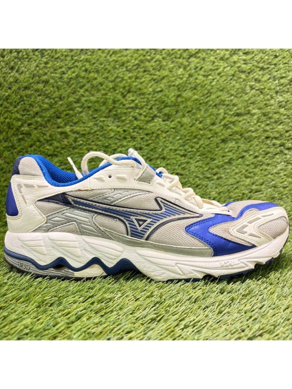 Mizuno Wave Rider 10 Mens Size 11.5 White Silver Athletic Running Shoes Sneakers